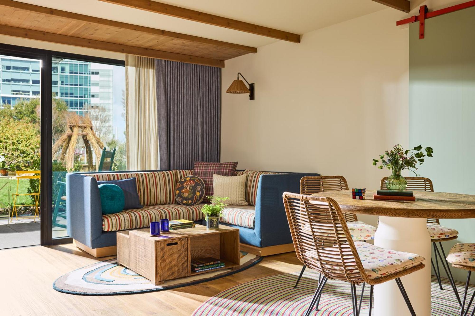 Treehouse Hotel Silicon Valley سانيفال، كاليفورنيا المظهر الخارجي الصورة